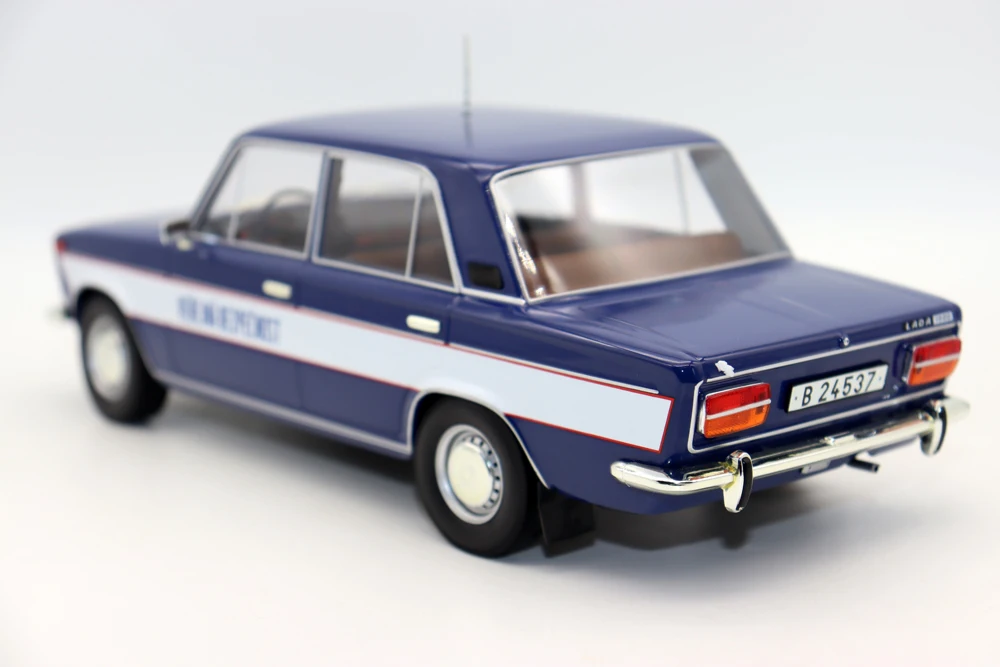 New 1/18 Scale Lada 1500 Police-car DieCast Model Toy Cars Metal For Collection Gift