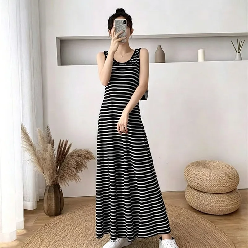 2026 Sommer Neues Schwarz-Weiß Gestreiftes Ärmelloses Tank-Kleid Lässiges Lockeres Schlankmachendes A-Linien Langes Maxikleid – Detail 1