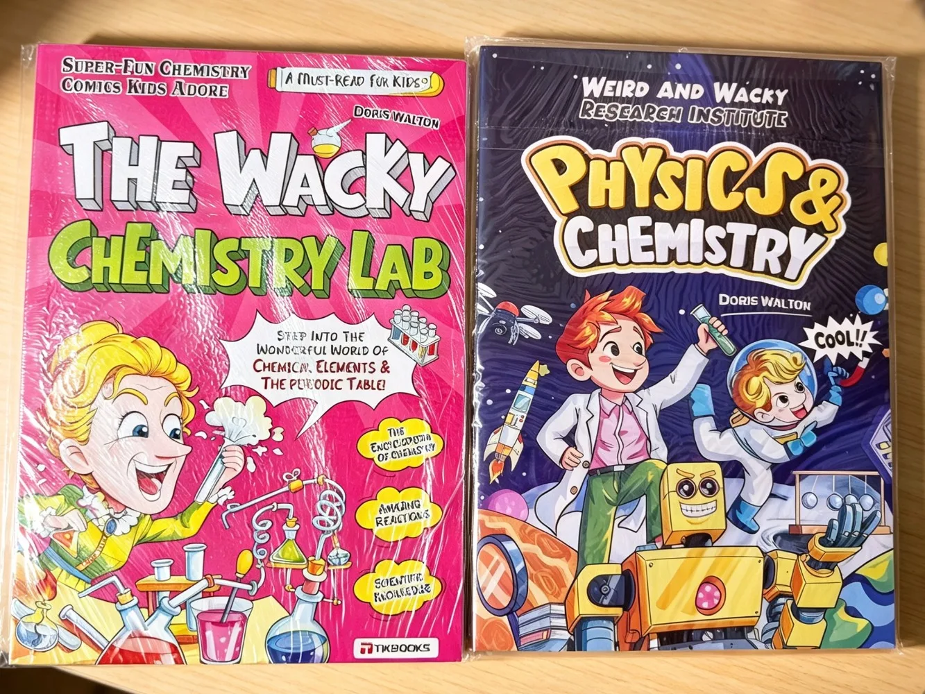 Weird chemistry laboratory and physical chemistry 2 books, children's comic book, stimulate children's scientific curiosity