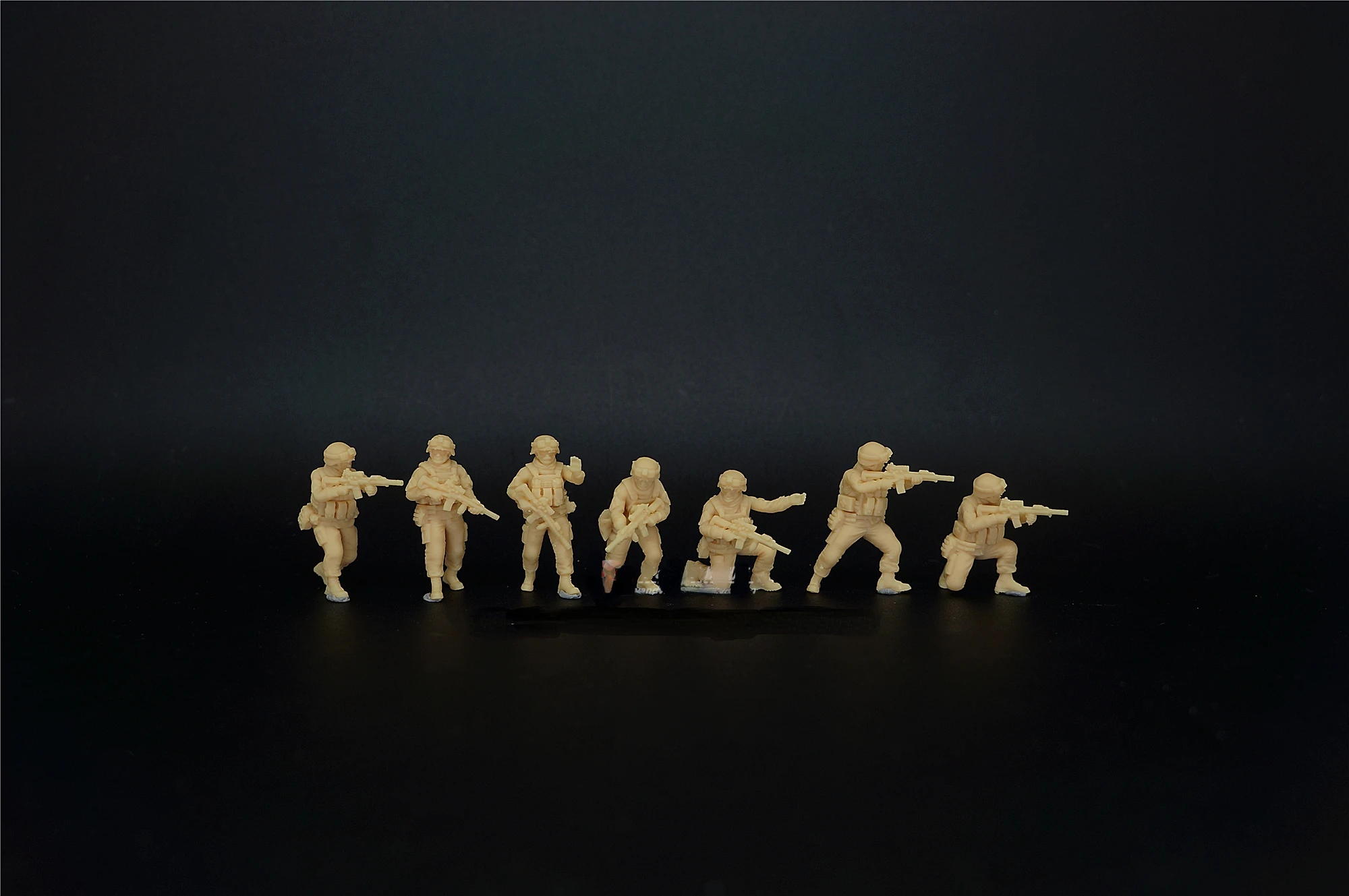 1/72 Modern US Navy Marine Corps Command Attack Posture Action Figures 7-Piece Mold Set