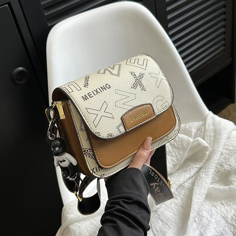 

Hot-selling Color Matching Letters One-shoulder Diagonal Women's Bag Fashion Everything Temperament Elegant Commuter Bag