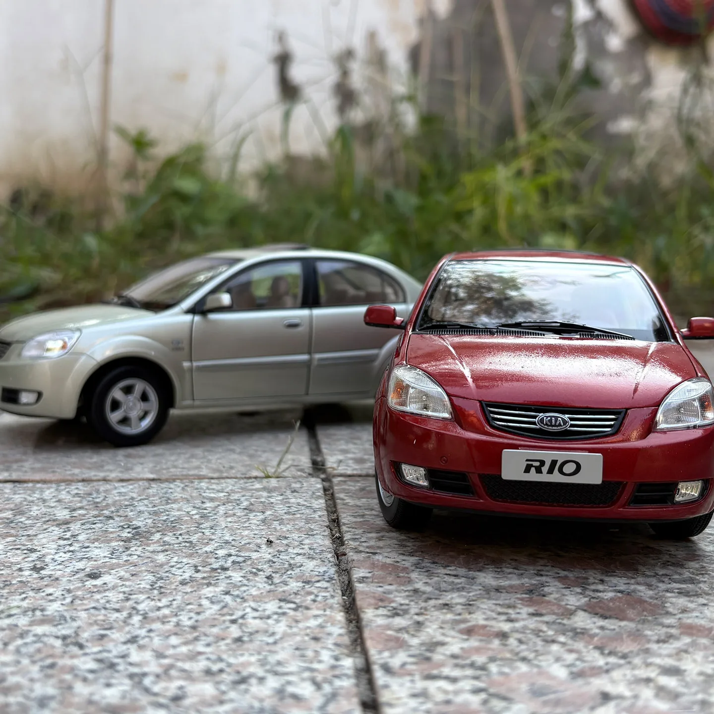 1:18 Original Model,Dongfeng KIA RIO Paint Defect,Very Rare,Alloy Car Model for Display,Gift and Collections