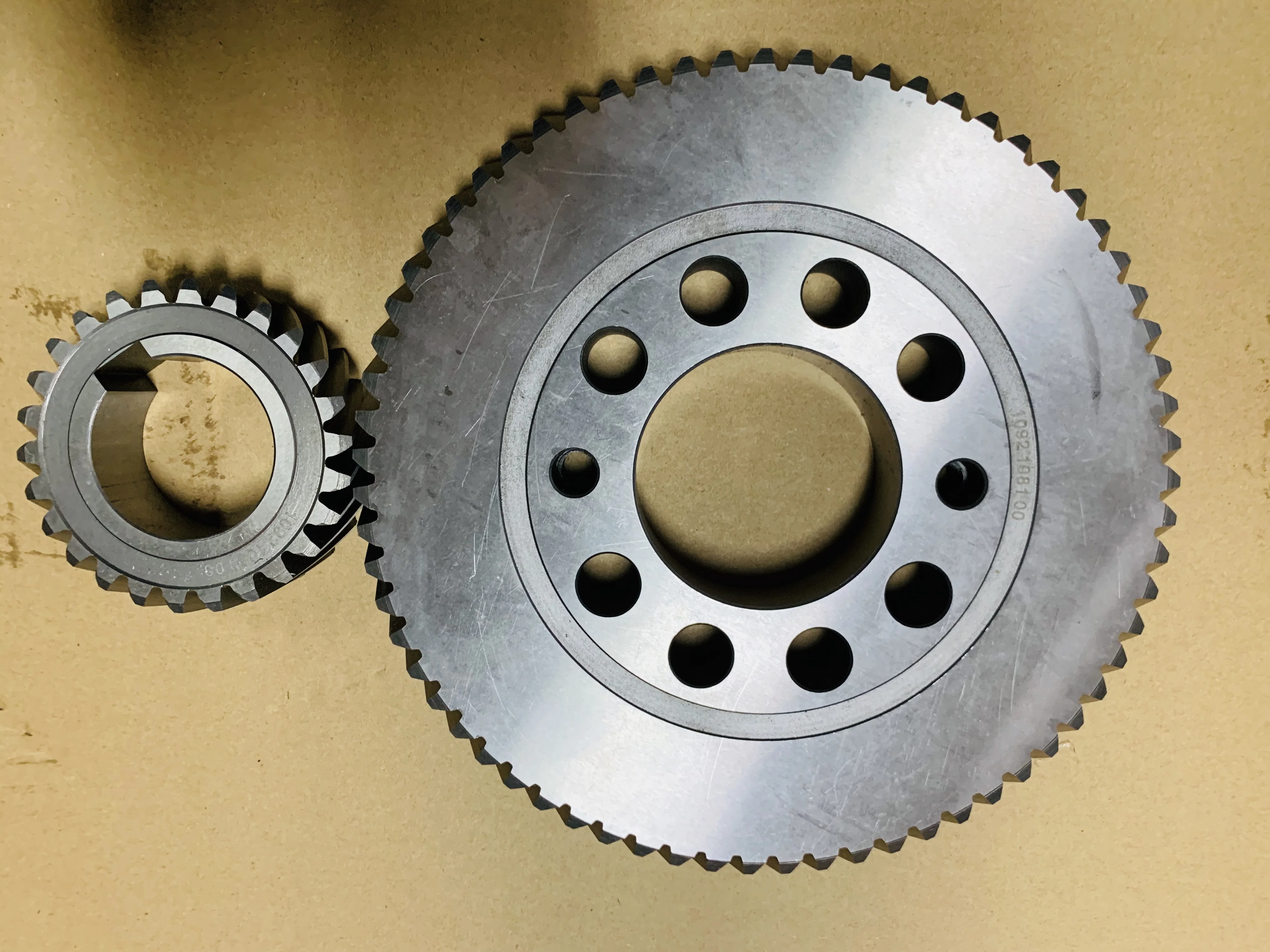 Hoge kwaliteit compressoronderdelen lucht GEAR GEAR BESTE 1622461337 1622461338 Tandwielen te koop voor schroefcompressor