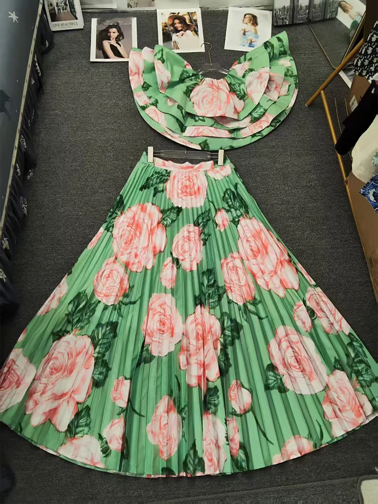 

In the summer of 2025, the new women's dress with a ruffled waist and sexy top+high waist A pleated skirt fashion two-piece suit