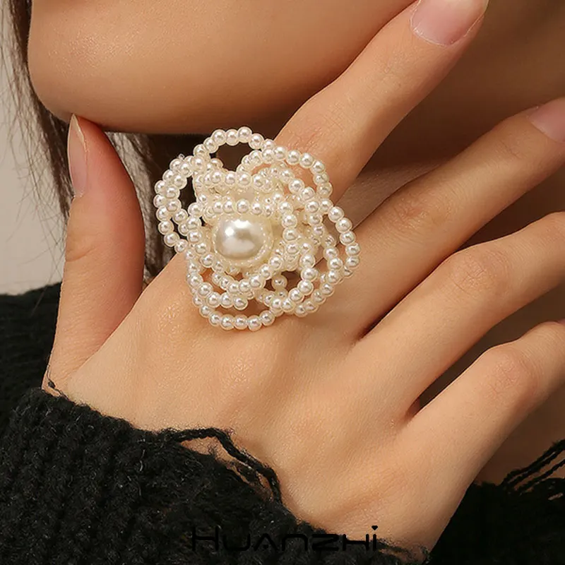 Vintage White Pearl Flowers Rings for Women Girl Exaggerate Elegant Party Jewelry Gift HUANZHI 2024 NEW INS