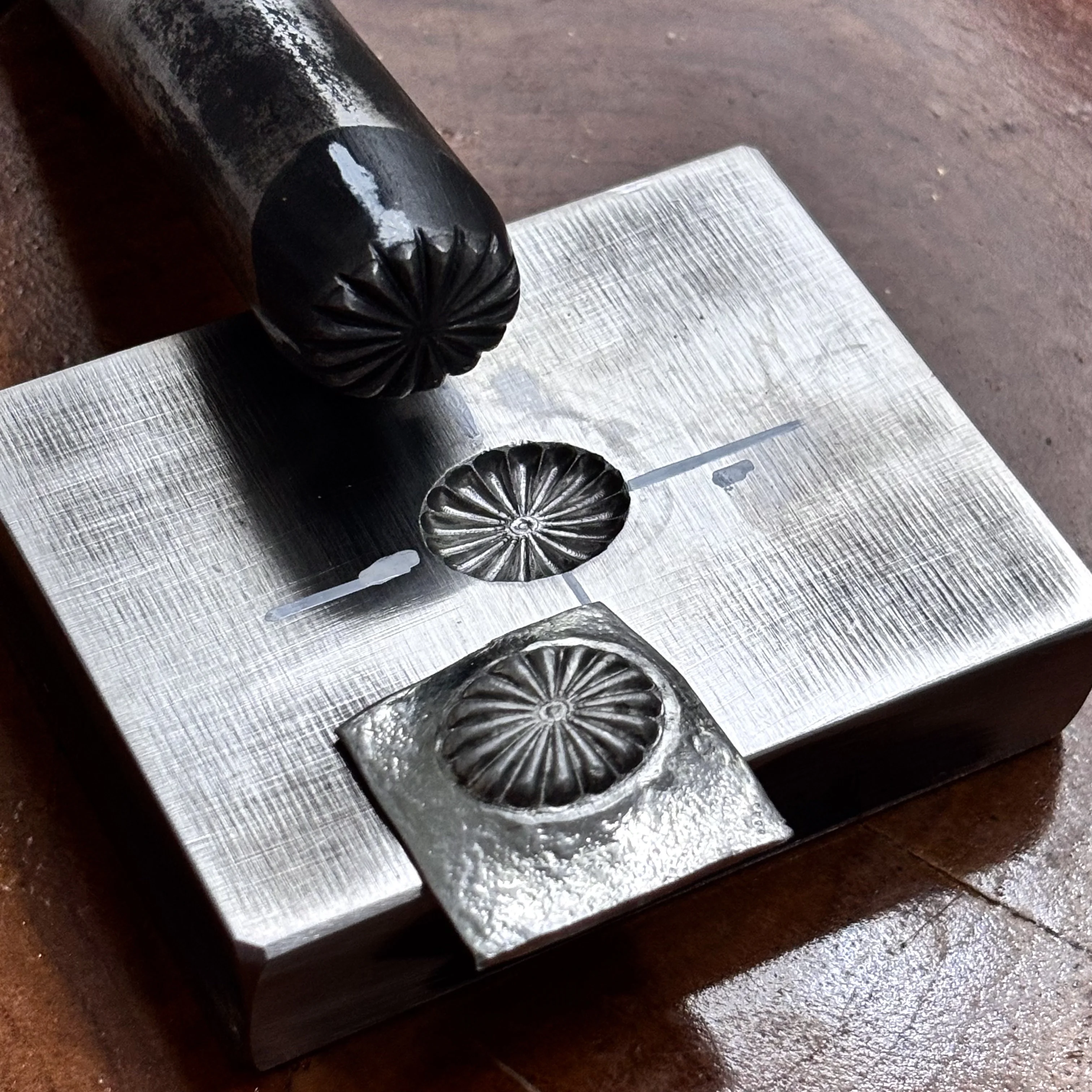 Sunburst Jewelry Conchos Dies Metal Stamps Navajo Style Emboss Die Silversmith Craft Stamp Steel Punching Tool 3D Marking Puches