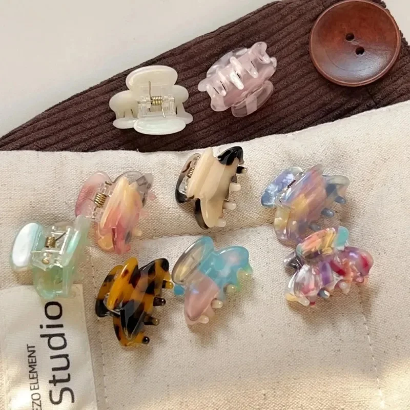 韓国風のサイドヘアクリップ、小ぶりのアクリル製バレッタ、レオパード柄のヘアピン、女性・女の子向け、新しいヘアアクセサリー。