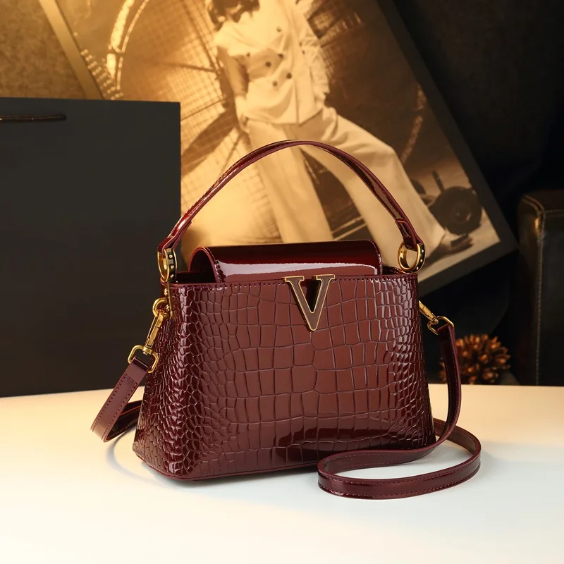 

Elegant And Spacious Designer Diaper Bag For Women Luxury Leather Tote Large Capacity Crossbody Handbag For The Urban Woman