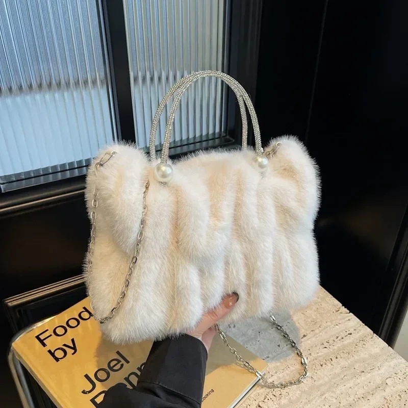 Small Design Plush Bag Female 2024 New Large Capacity Chain Crossbody Bag Hand Fold Fur Bag Bolso Crossbody De Un Hombro