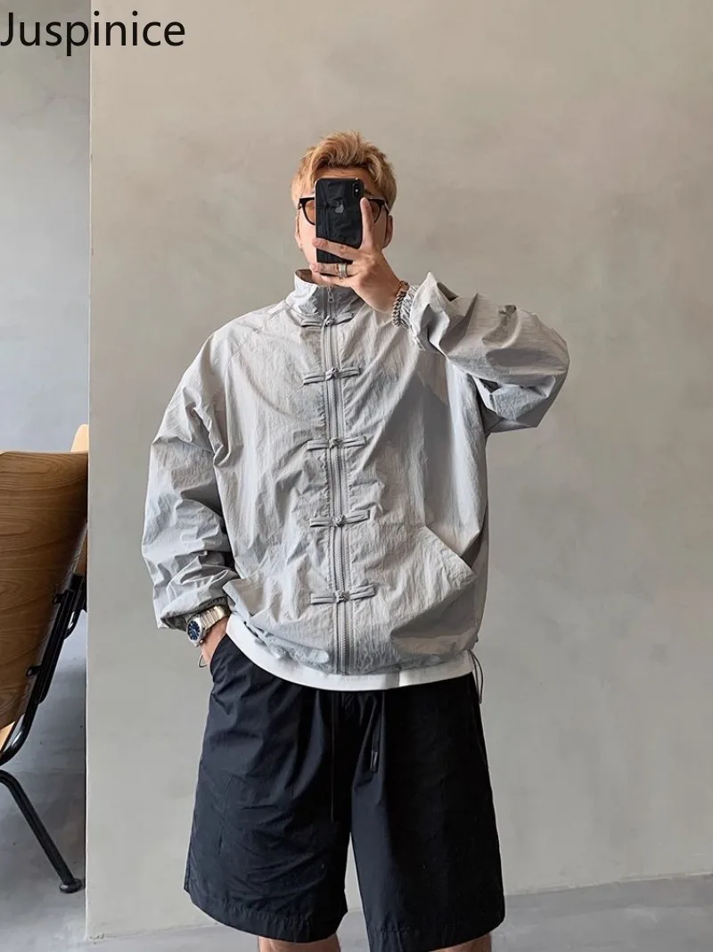 

Juspinice Summer 2025 Design High End New Chinese Style Stand Up Collar Loose Sunscreen Coat with Pan Button Men's Coat