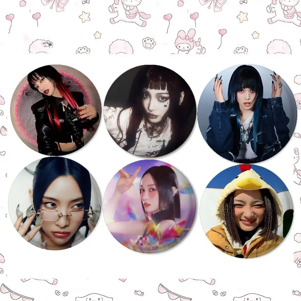 Singer J-JURIN Badges Peripheral Lapel Pins Tinplate Round Brooch For Shoulder Bag Accessories Souvenir Gifts