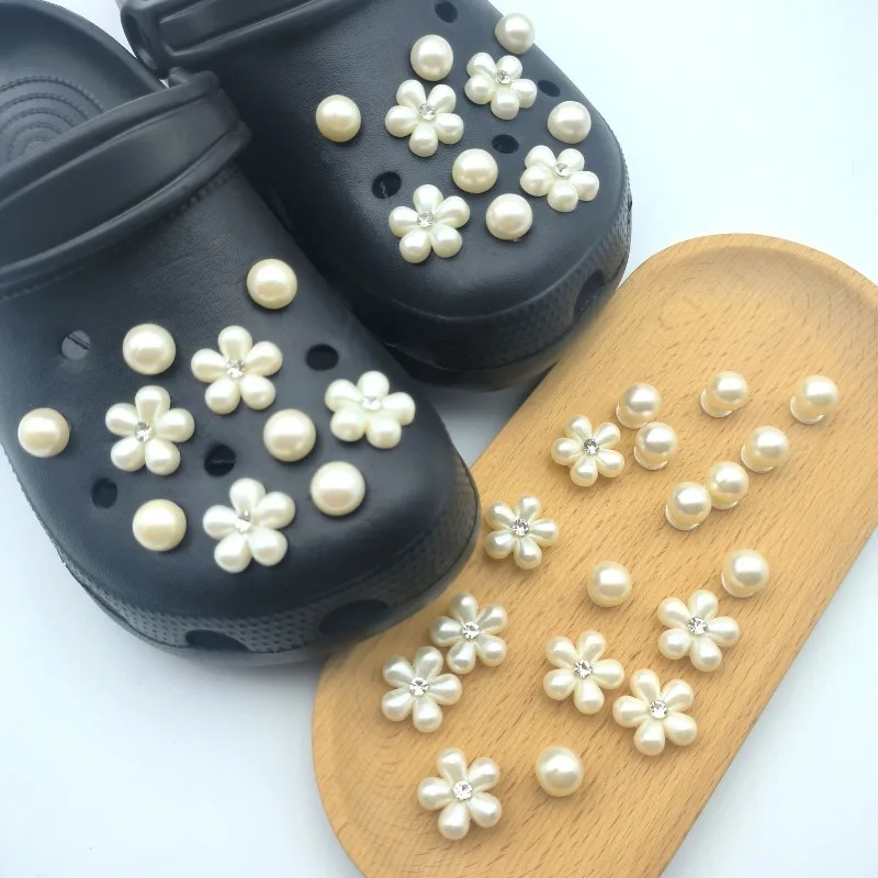 

20PCS Summer Fashion Shoe Charms Set Accessories for Clogs Shoe Buckle Pearl Diamond Flower DIY Shoes Decorations Pins