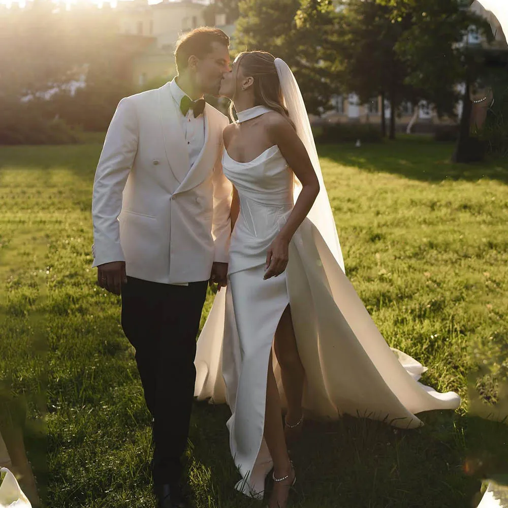 

Популярное атласное свадебное платье-футляр с V-образным вырезом и плиссировкой, с боковым разрезом и отстегивающимся шлейфом 2-в-1, на заказ, 2026 Rode De Morrie