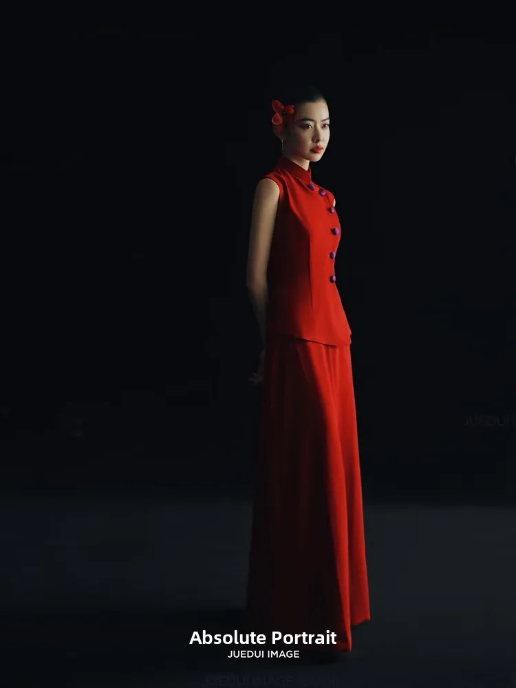 

2026 Red Oriental Charm Chinese Style Portrait Photography Art Clothing High-End Atmosphere Studio New Arrival Women's Fashion