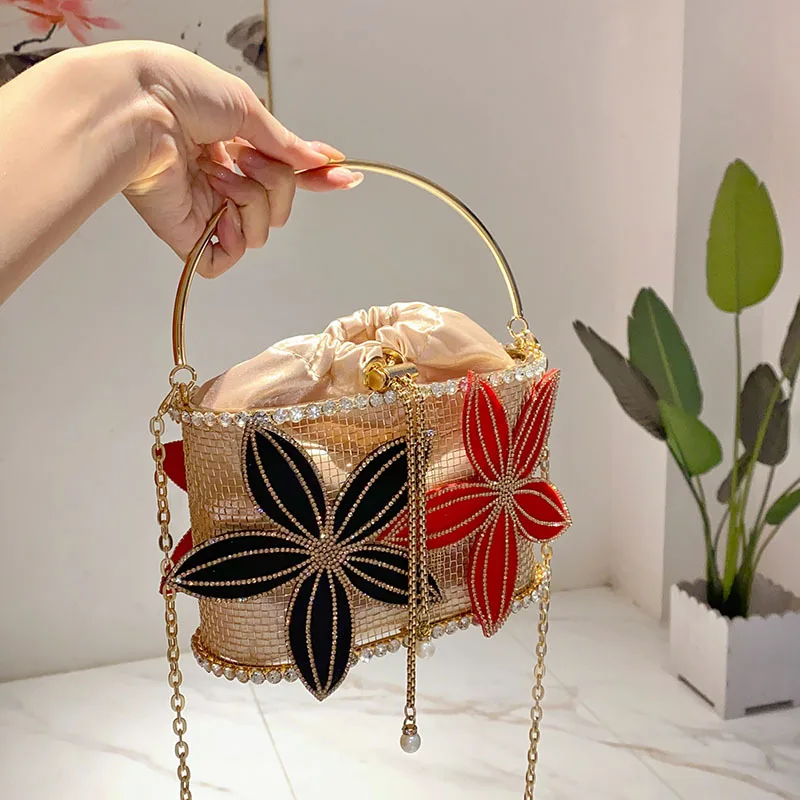 

Металлическая милая полая цветочная цепочка, банкетная корзина для овощей, клетка для птиц, ведро с водой и бриллиантами, ручная сумка-мессенджер