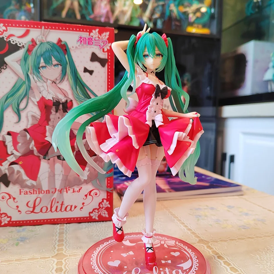

New Original Hatsune Miku Hatsune PVC Action Fashion Lolita Doll Anime Figures Model Toys Gifts 18cm