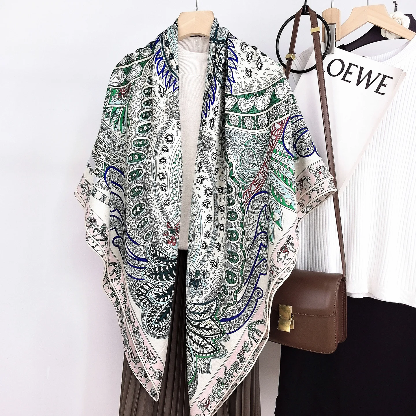 Paisley Print Wool Silk Scarf 135CM Women Hand rolled Shawls Warm Soft Pashmina Oversized Foulard Wrap Stole Scarves