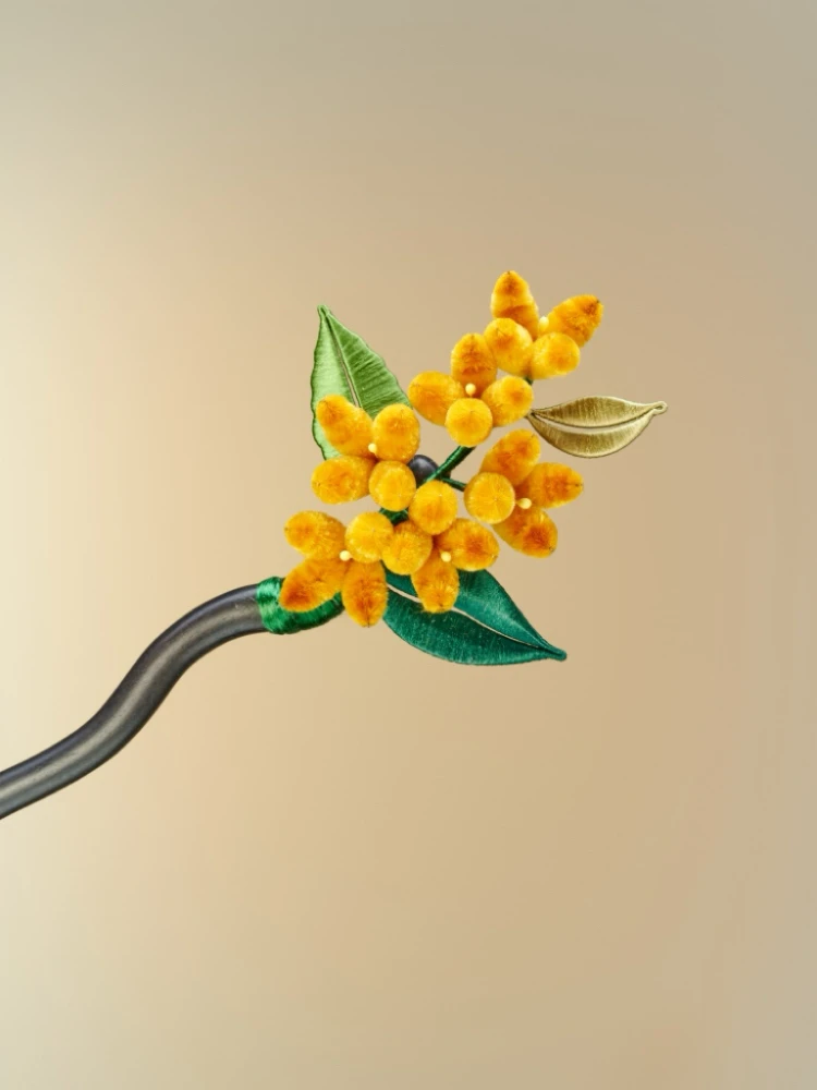 

Изысканная шелковая заколка ручной работы Yuzhou Velvet Plum Blossom Qiyue с цветочным узором, традиционное художественное украшение для волос, универсальная для повседневного использования, для праздника середины осени.