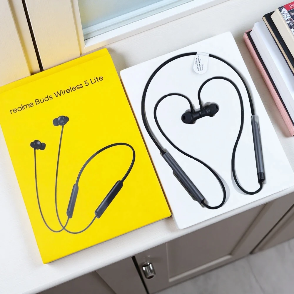 Magnetic Neckband Sports Earphones - Realme Buds Wireless 5 Lite: auricolari