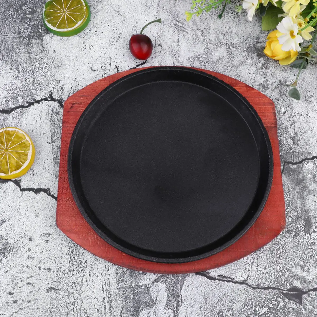 1Pc 19CM Cast Iron Steak Plate Fajita Pan with Wooden Tray Steak Griddle Serving Steak Tray Barbecue Grill Dish Sizzle Griddle