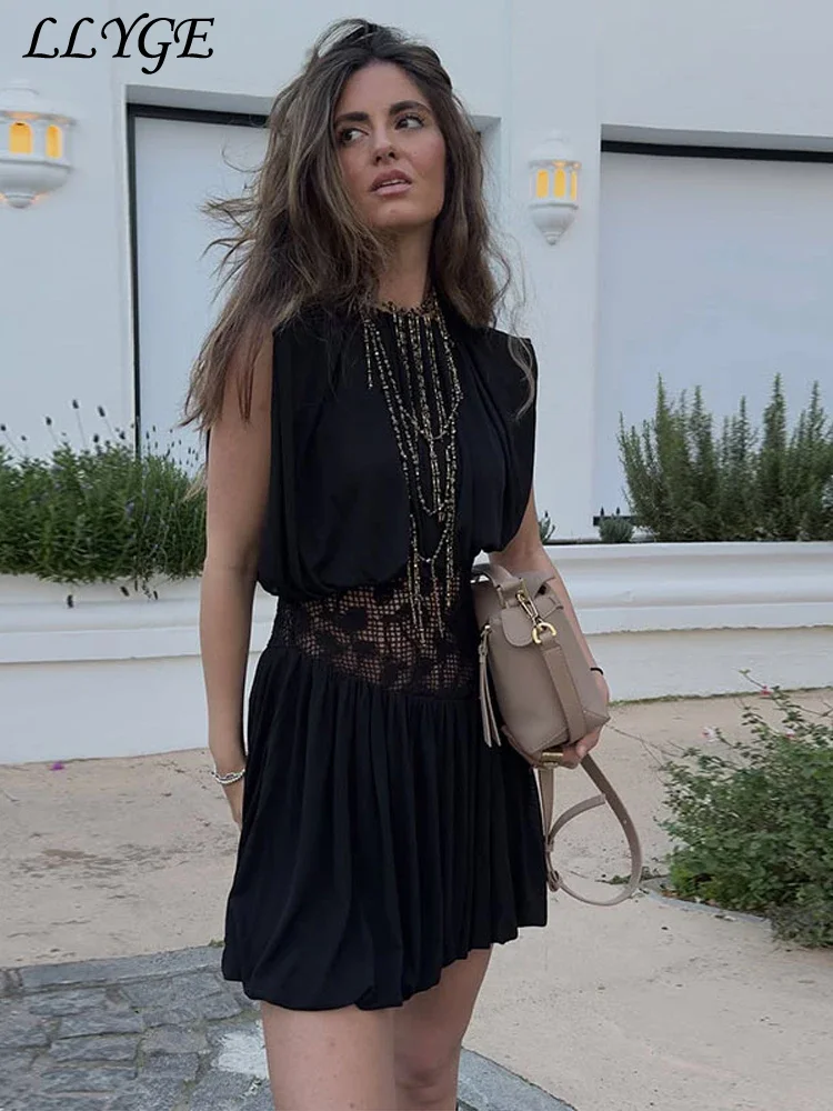 

Sexy Hollow Out Lace Patchwork Short Dress Women Elegant O-neck Sleeveless Pleated Party Dresses 2025 Summer Lady Fashion Robe