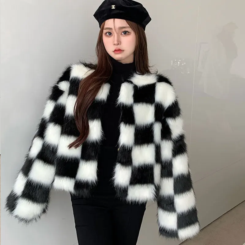 

Autumn Faux Fox Fur Chic Woman Winter Furry Cardigan Fleece Tops Checkerboard Bomber Jacket Black White Plaids Coat Flocking