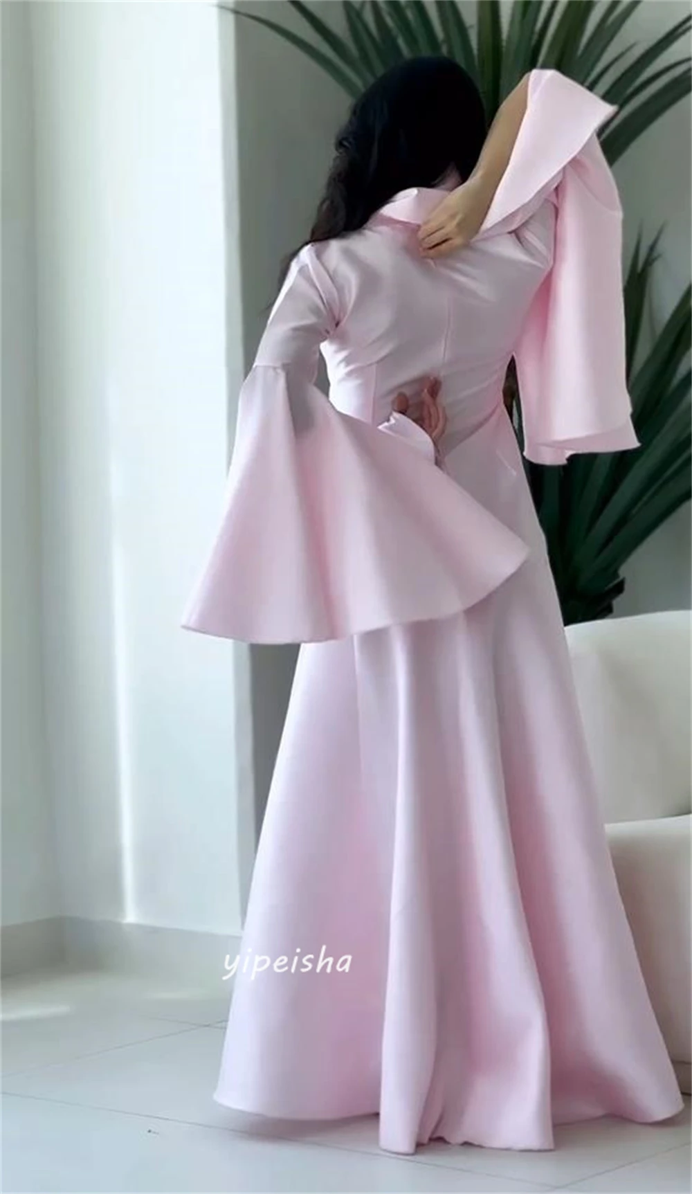 Jiayigong gaun acara Bespoke Satin terbungkus A-line kerah tinggi Formal malam gaya Modern sederhana