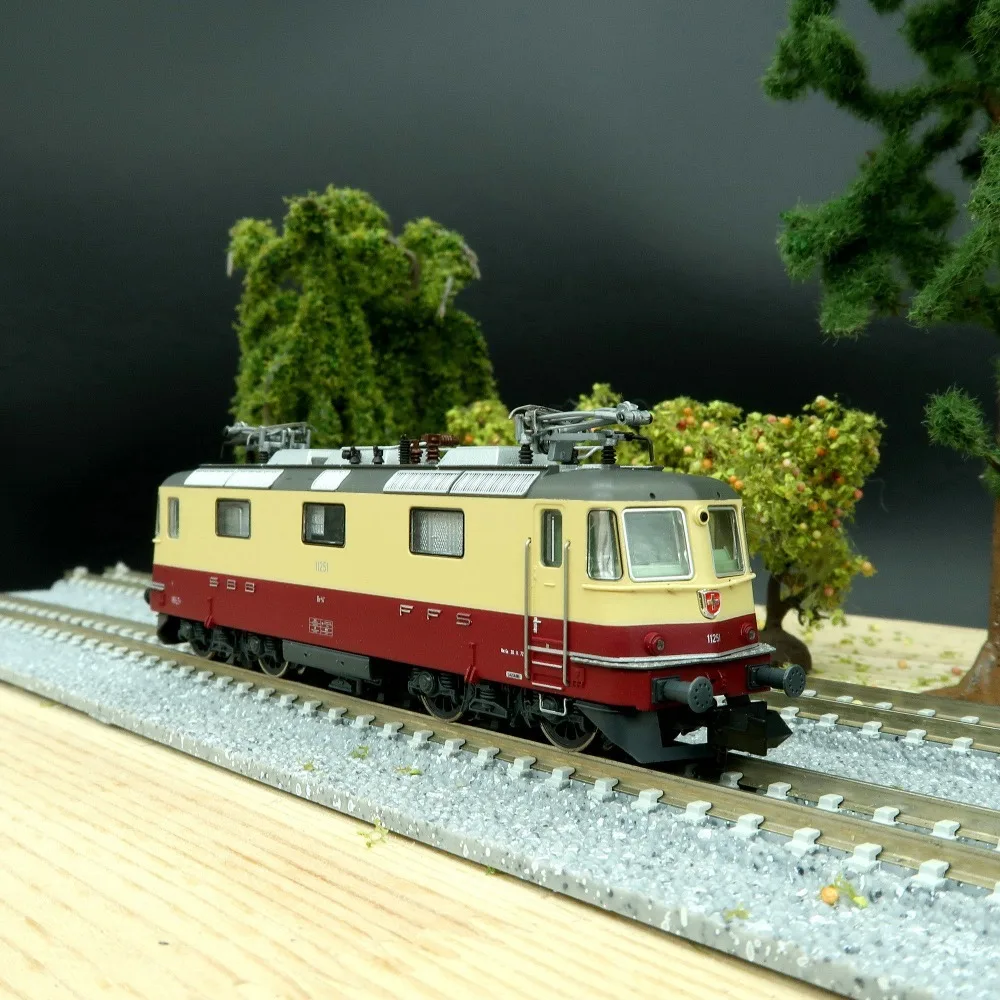 N Type 1/160 Train Model, RE4/4 Electric Locomotive Model 732400 Collectible Decorative Item Simulation Model Toy Gift for Boys