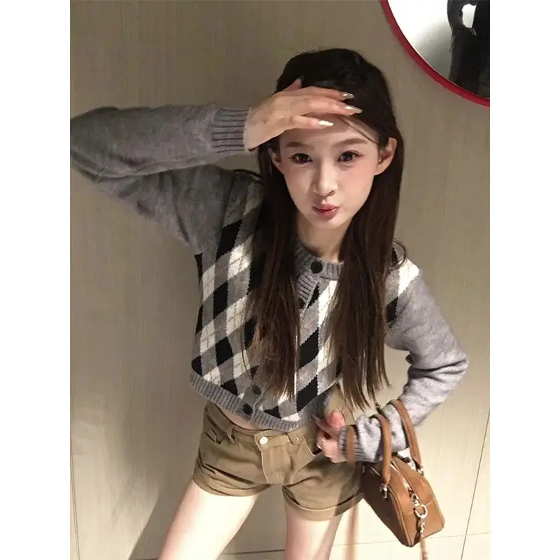 

Женские пуловеры с капюшоном, с принтом тропических животных: леопард, зебра, тигр, змея. Для любителей природы, путешествий и активного отдыха.