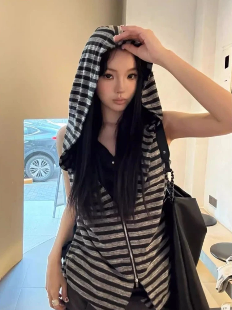

American retro trendy street punk women's hooded vest summer Y2K millennium Harajuku spicy girl striped fake two-piece top