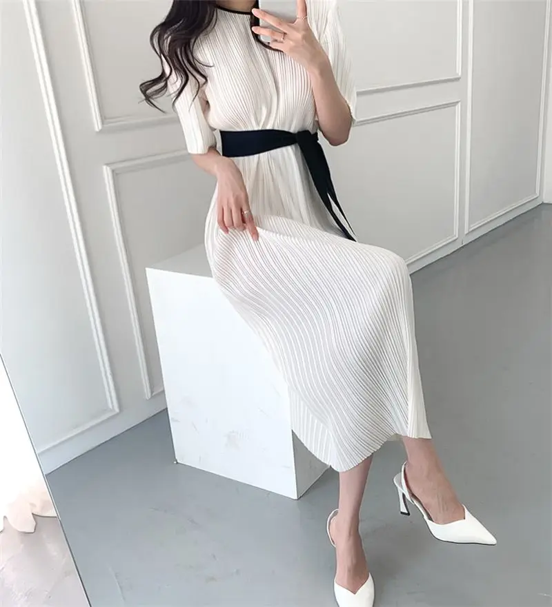 Elegant Simple Fashion Women Dress Summer New O-Neck Folds Loose Pleats Bandage Waist White Short Sleeve Loose Long Dresses 2024