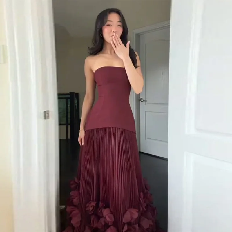 oasis red velvet dress Oasis red velvet dress with a sparkle through it