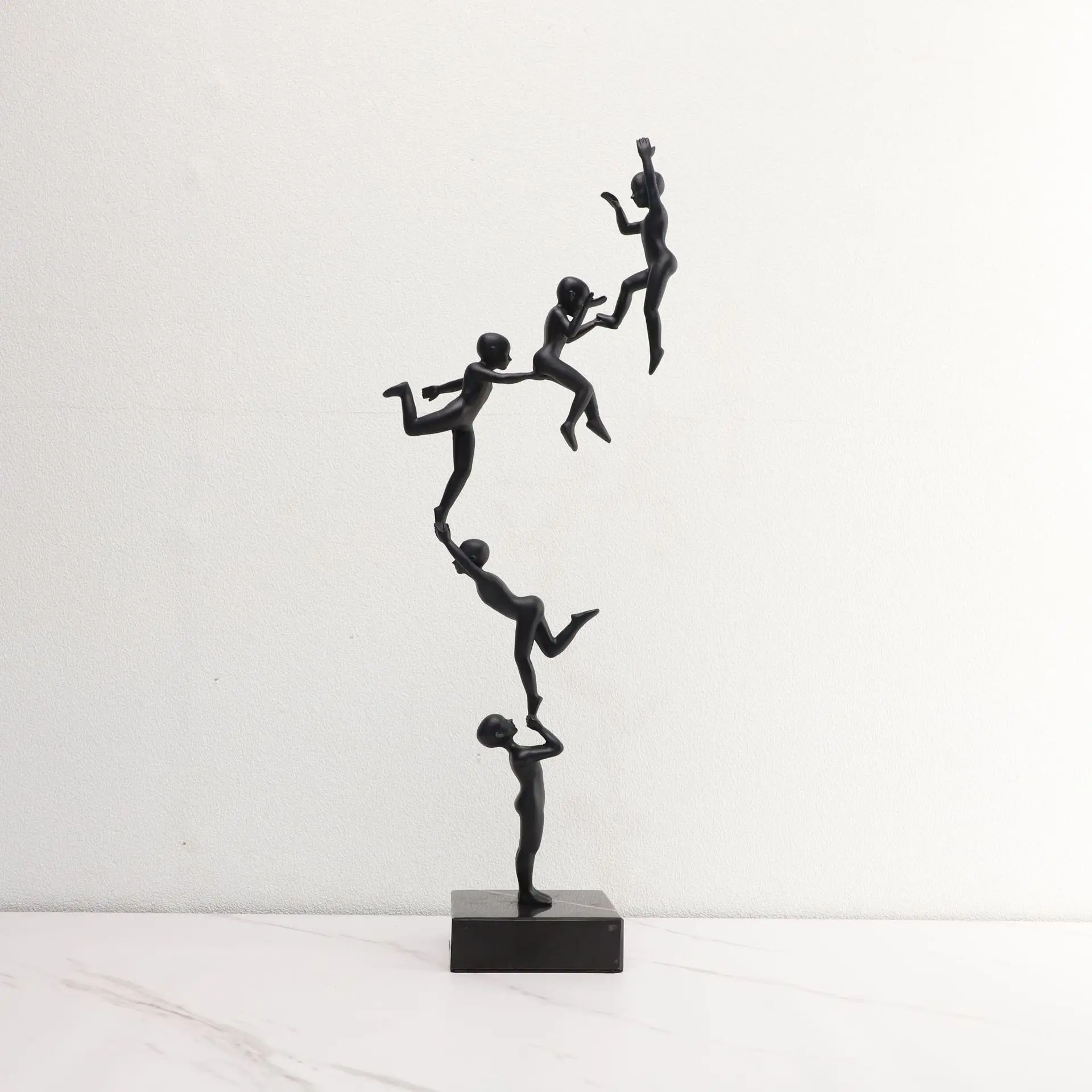 Modern simple light luxury Black metal character Crafts ornament ,living room entrance TV cabinet, home desktop soft decoration