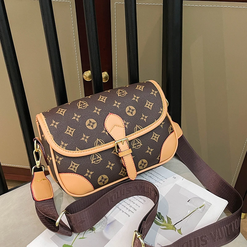 

Luxury Vintage Leather Crossbody Bag For Women With Trendy Letter Logo And High-End Fashionable Style