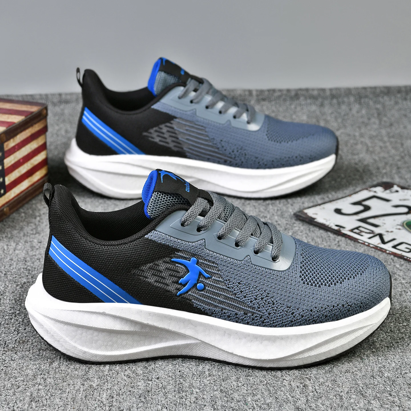 軽量男性ランニングシューズ通気性メッシュアスレチックスニーカ - Shock Absorbing Gym Trainers のレビューと価格