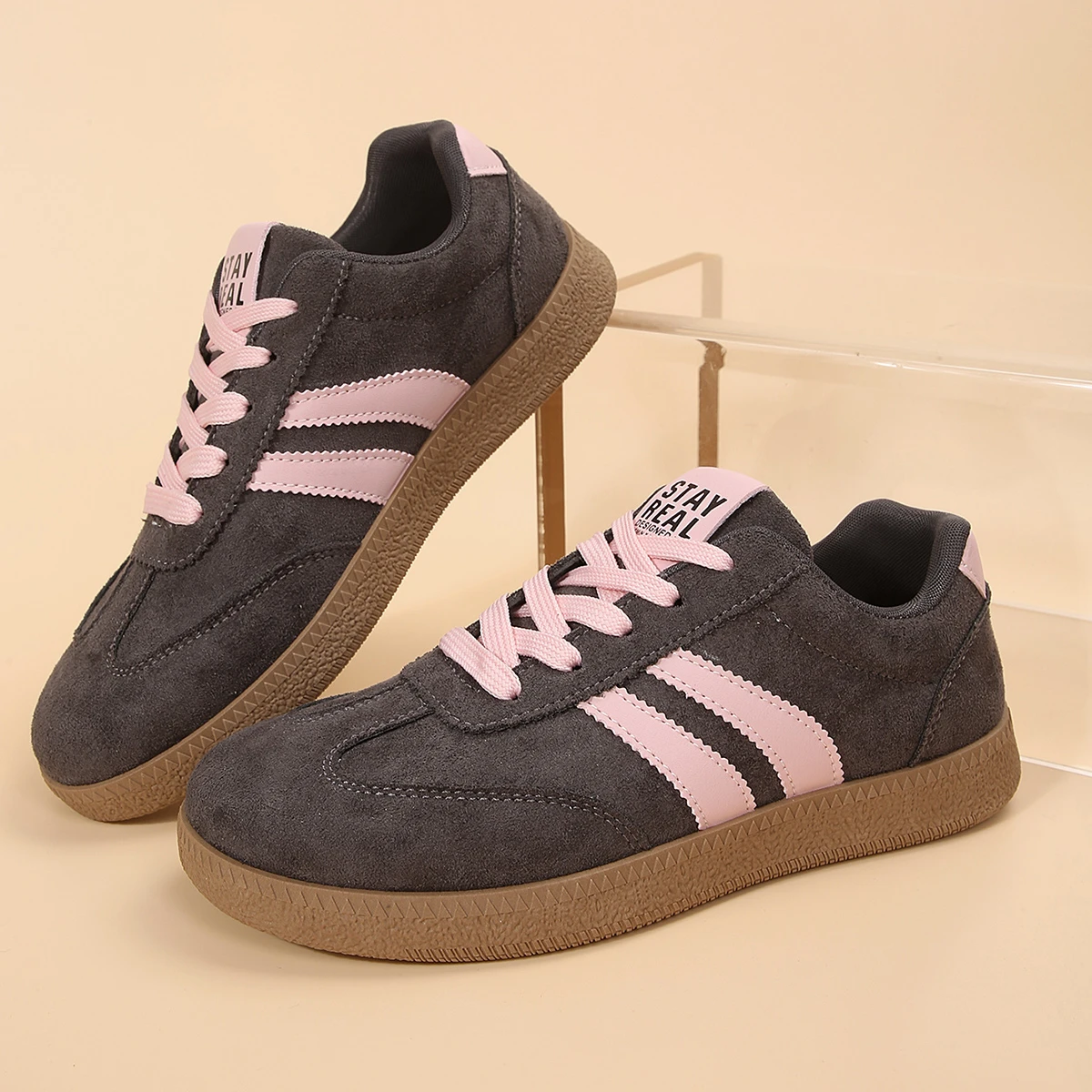 2026 Herbst Damenmode Wildleder-Sneaker mit Doppelschnallen-Metalldetails Leichte Atmungsaktive Bequeme Freizeitschuhe – Detail 11