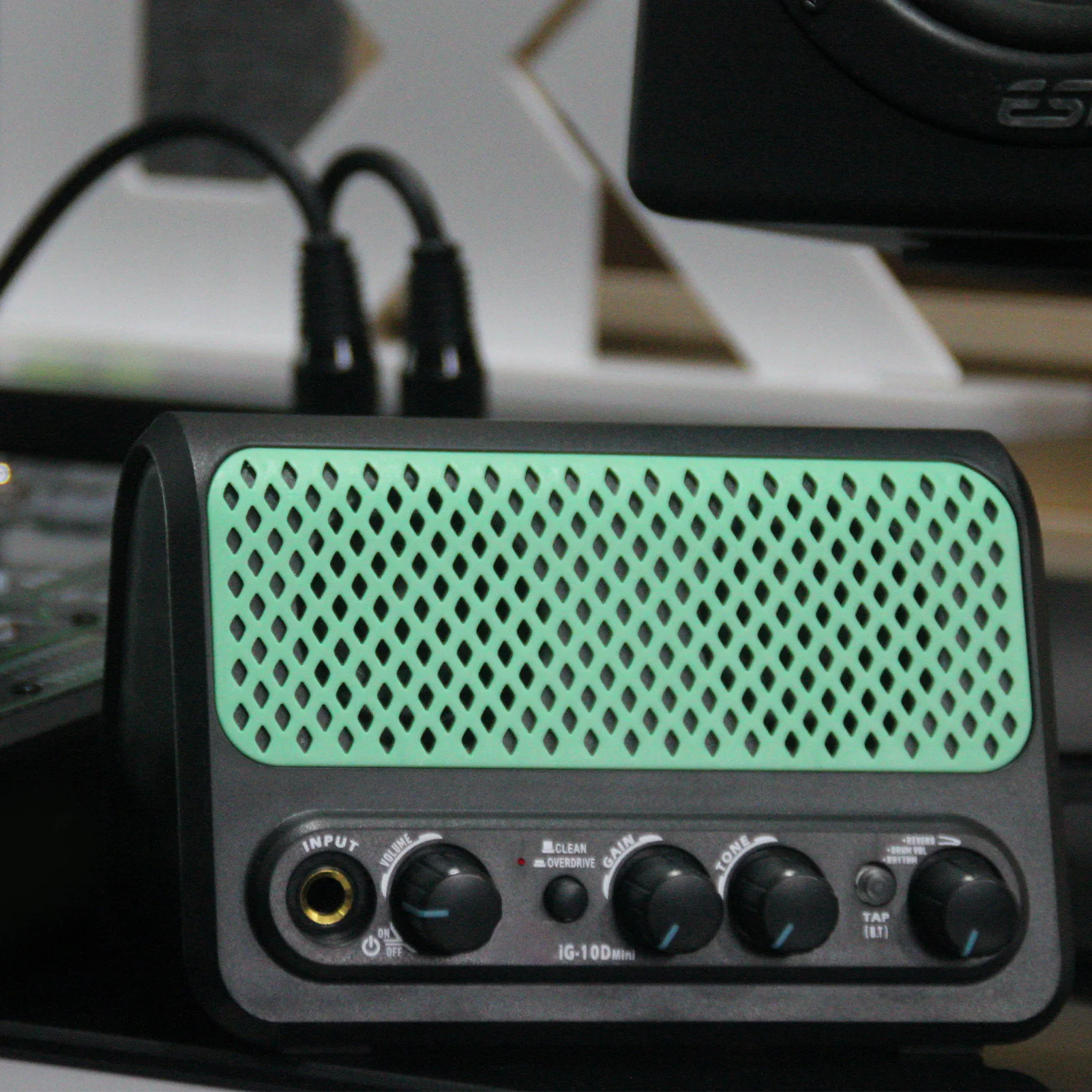 DK Guitar Amplifier BT Speaker w Built-in 30 Drum Machine Modes 2 Tone Clean Overdrive Effects Reverb AUX Input Headphone Jack