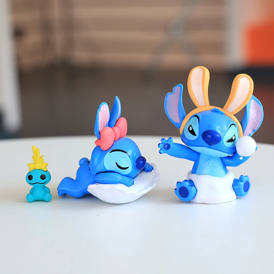 Figurka Stitch Blind Box Seria Zimowa Anime Kawaii Stitch Anime Kreskówka Dekoracja Samochodu Tortu Pokoju Model Lalki Prezent Urodzinowy dla Dziewczynki