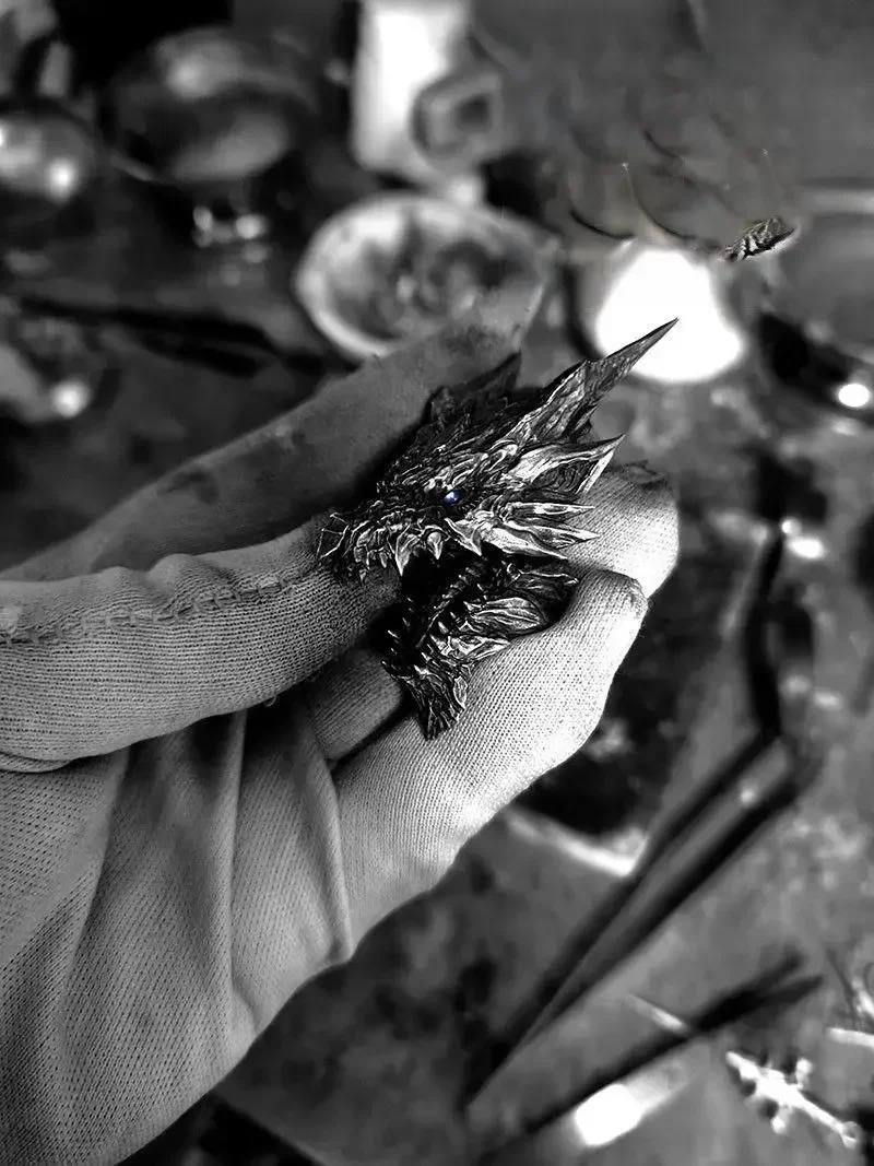 2026 Life's Core Monuments the Year of the Loong Steel Dragon Movable Pendant Magic Hunter Necklace Game Tide Man Jewelry Ins