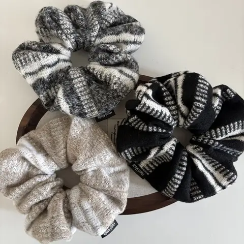 2026 New Fashion Fair Isle Scrunchies for Women Knit Wool Hair Ties with Vintage Pattern Extra Wide Ponytail Holder for Winter