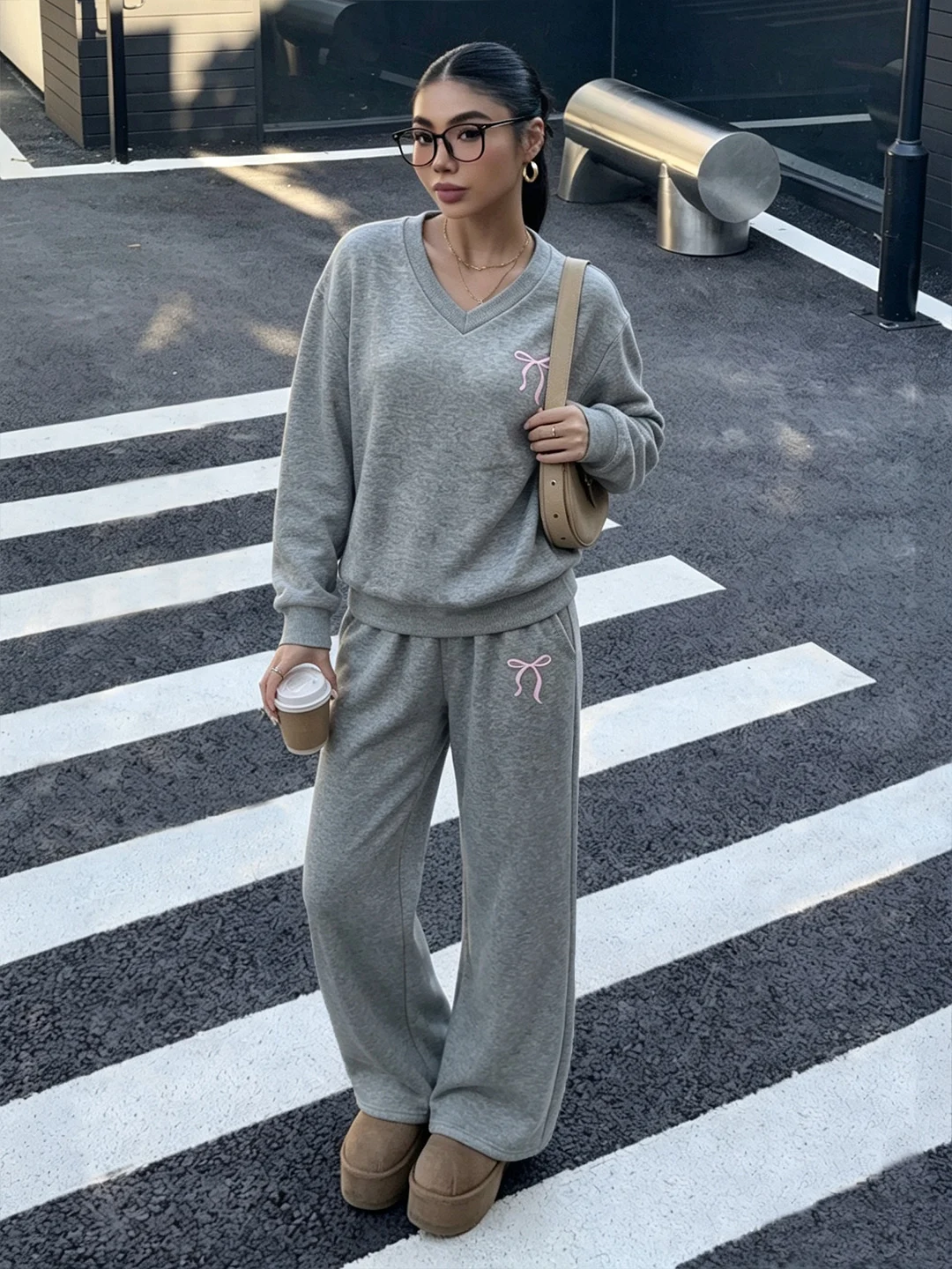 Women Cute Bow Embroidery Matching 2‑Piece Set V‑Neck Sweatshirt & Wide Leg Pants Casual Tracksuit view 5