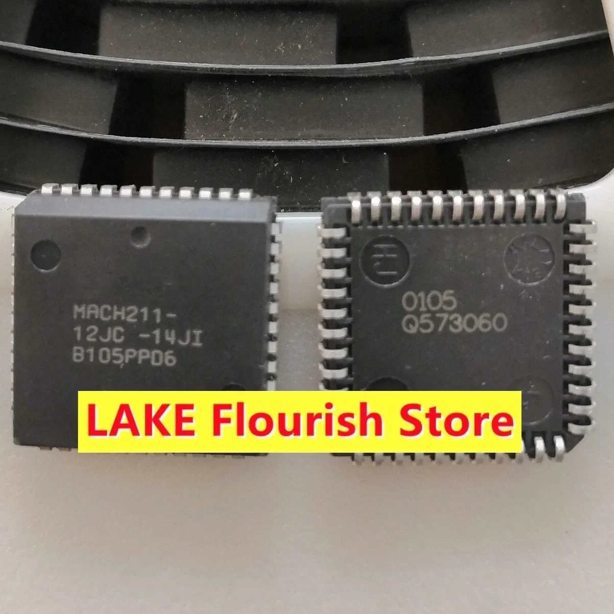 

5 unids/lote MACH211-12JC -14JI PLCC MACH211 en stock