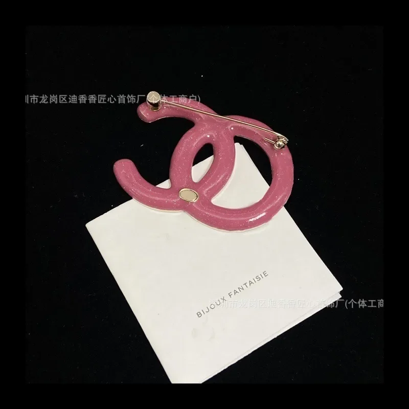 جودة عالية لقطة حقيقية زوج نسخة مزدوجة التغيير التدريجي الوردي بروش الإناث الوردي الماس المينا دبوس الإناث الزخرفية