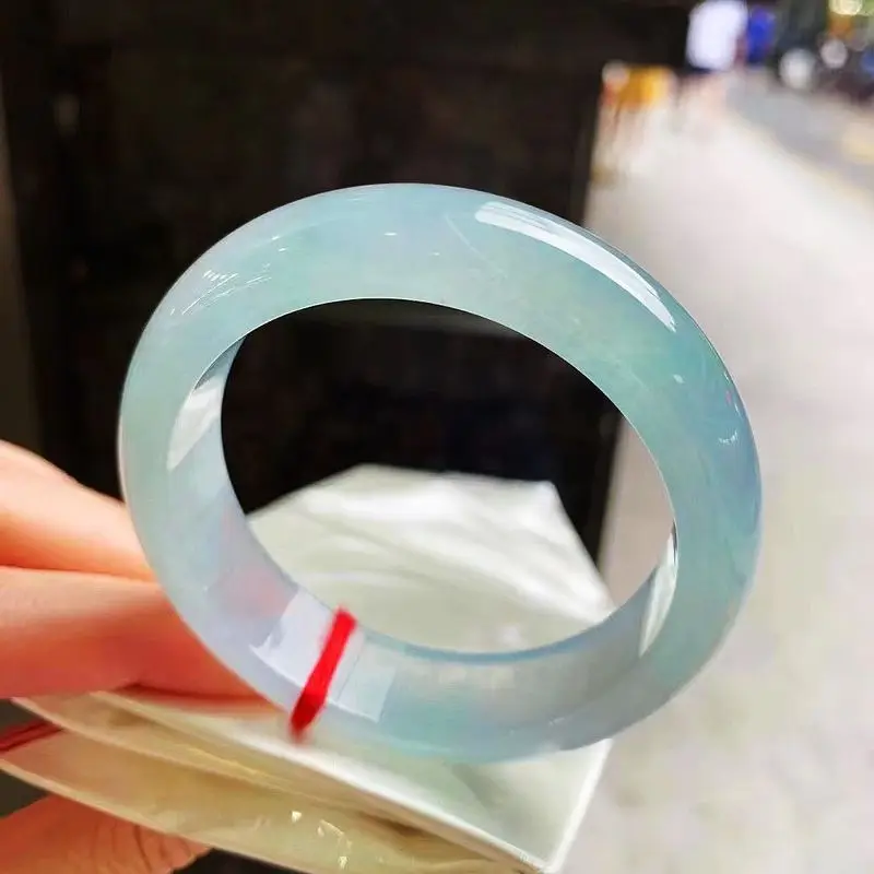 High-quality light green jadeite bracelet