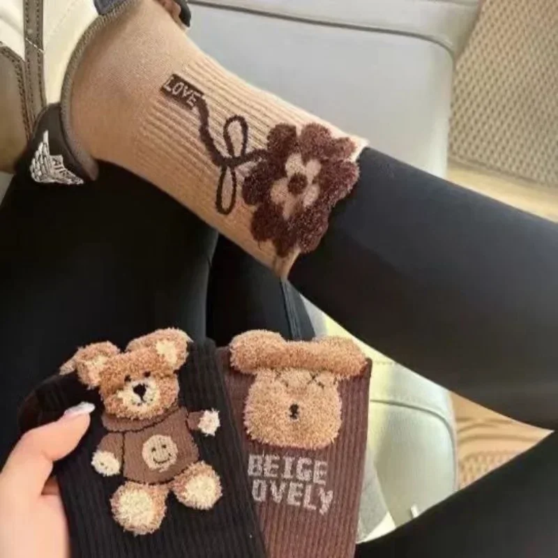 Retro Mid-calf Length Sock Cute Cartoon Bear Sock for Women Girls Korean Style Comfortable Soft Kawaii Blending Cotton Socks