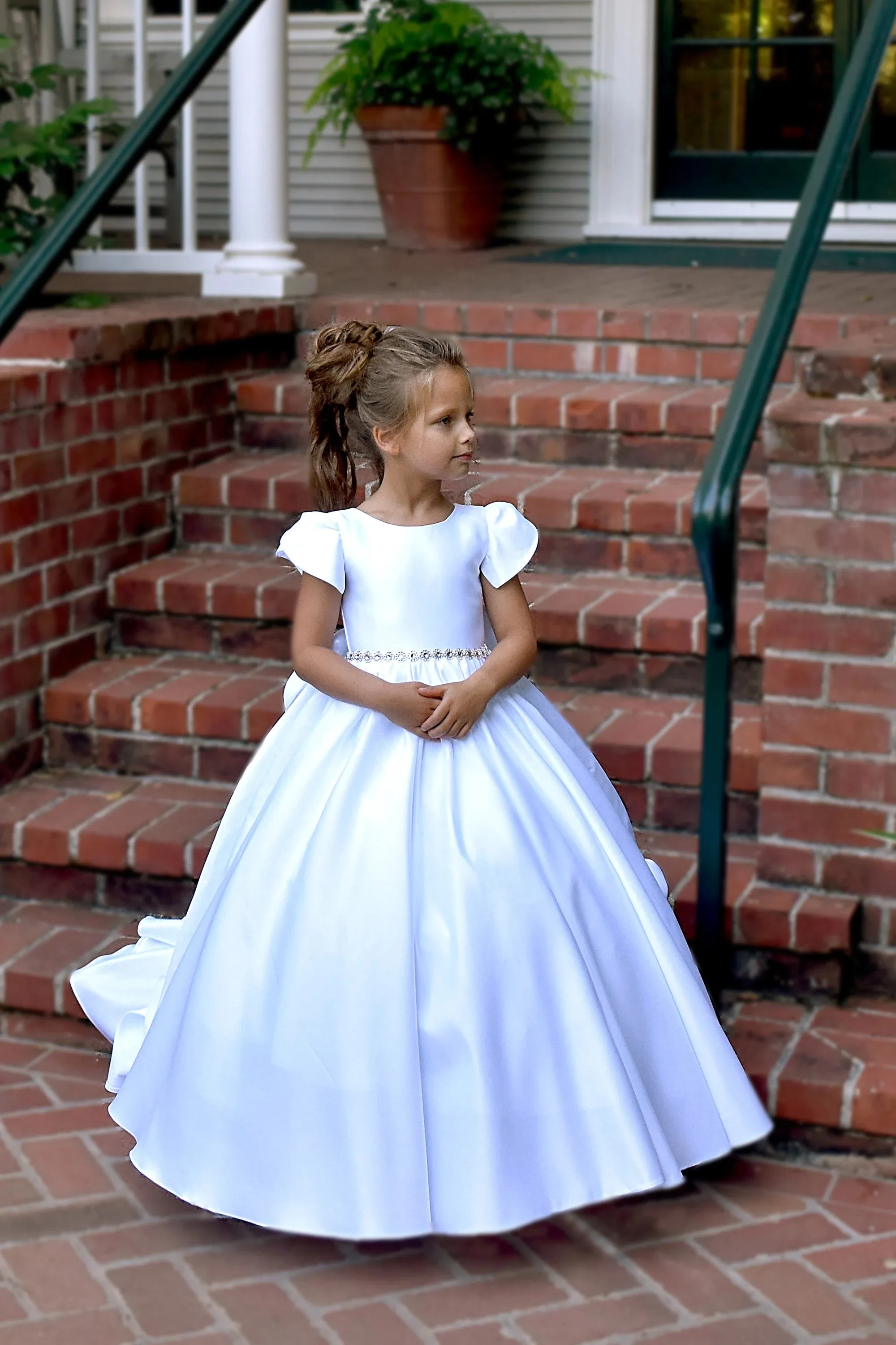 

Customized Girls Party Gown Pink Satin Princess Flower Girl Dresses for Wedding Toddlers Crystal Bow Pageant Birthday Dress
