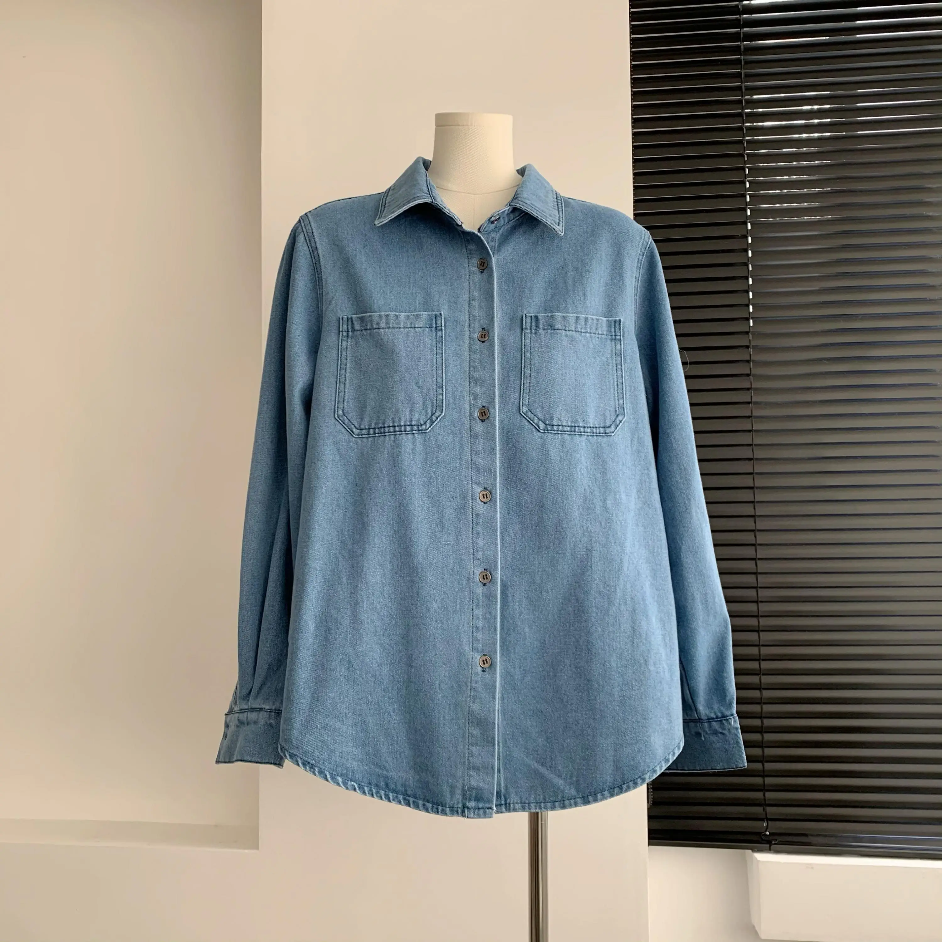 

2023 New Spring/Summer Button Vintage blue Denim Women Casual Long Sleeve Shirt Z013