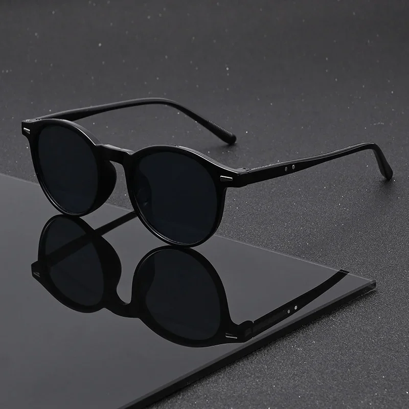 نظارات شمسية عصرية لعام 2025 بإطار مربع صغير أوروبي وأمريكي النسخة الكورية نظارات شمسية مربعة كلاسيكية للحماية من الأشعة فوق البنفسجية