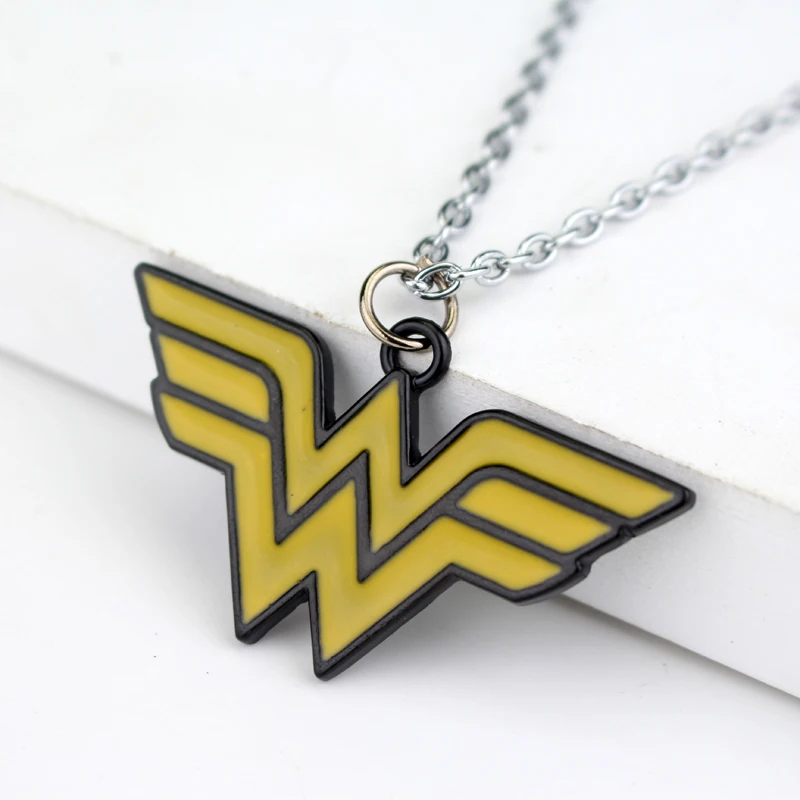 Movie Wonder Woman Logo Necklace Vintage Hawk Style Metal Chain Pendant Necklaces Jewelry For Men Women Fans Gifts Accessories