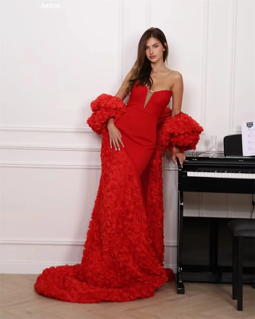 Amirah sur mesure robes d'occasion sur mesure pour les Occasions spéciales robe de soirée cape rouge fleurs 3D robe de Gala longue queue de poisson